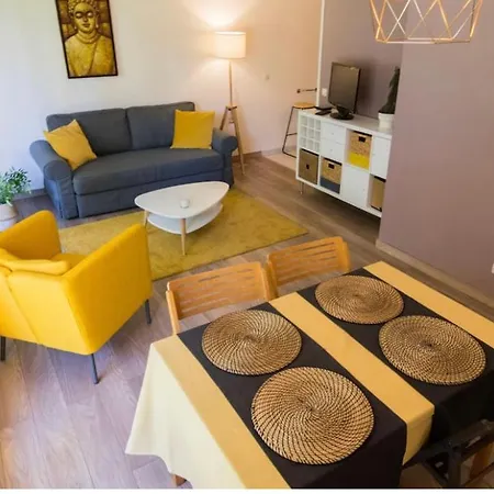 Lägenhet Charming Studio With Parking & Terrace Vieux